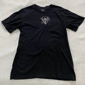 NEW witout tags Pittsburgh Penguins Womens Shirt  NHL Logo Graphic T-shirt